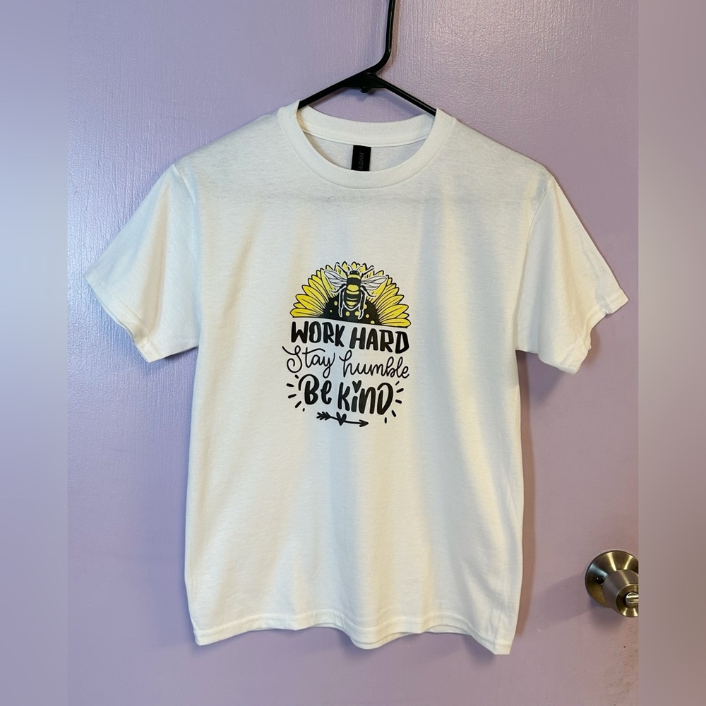 New Inspirational Quotes Graphic T-Shirt Size M